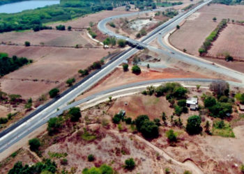 Avanza construcción de carretera Barranca Larga-Ventanilla en Oaxaca