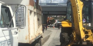 Inicia Cespt trabajos por hundimiento en área de la 5 y 10