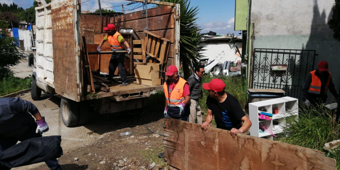 Apoya Ayuntamiento a seis familias de Cumbres del Rubí por riesgo de sus viviendas