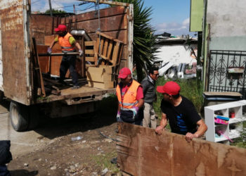 Apoya Ayuntamiento a seis familias de Cumbres del Rubí por riesgo de sus viviendas