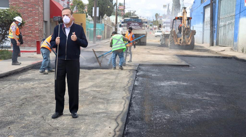 Supervisa alcalde obras de bacheo en La Mesa