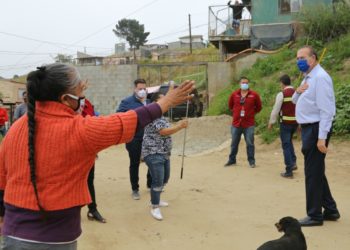 Supervisa alcalde trabajos de motoconformado en la colonia nueva aurora