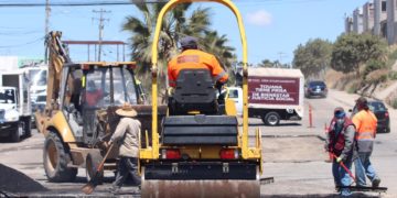 Constatan avance de bacheo y motoconformado en La Presa