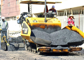 Continúa Bacheo y reencarpetado en La Mesa y Centro