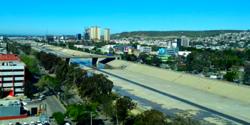 Reitera Gob BC compromiso de desazolvar el Río Tijuana