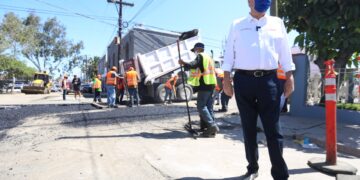 Rehabilitan calles en Delegación Centro