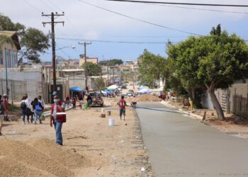Supervisan rehabilitación de vialidades en San Antonio de los Buenos