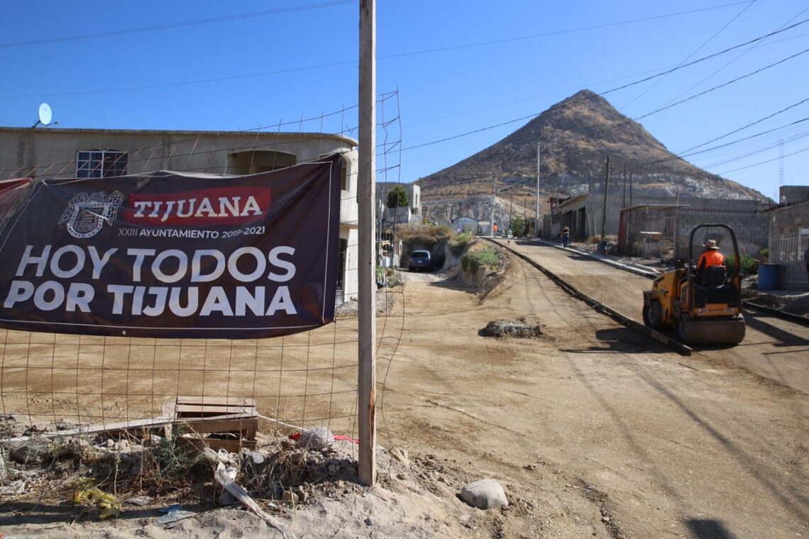 Instalan concreto hidráulico en colonia Humberto Gutiérrez de La Presa Este