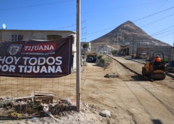 Instalan concreto hidráulico en colonia Humberto Gutiérrez de La Presa Este