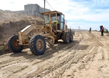 Dan mantenimiento a calles de colonia Nueva Aurora Sur