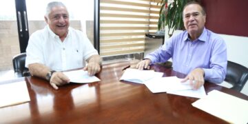 Formaliza Ayuntamiento convenio con Gob BC para coadyuvar en limpieza de canalización del Río