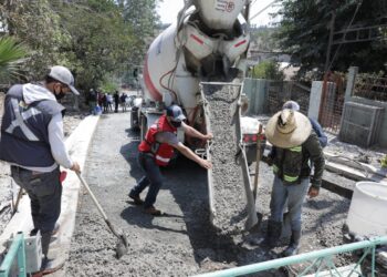 Supervisa alcalde obra vial en colonia Quinto Batallón