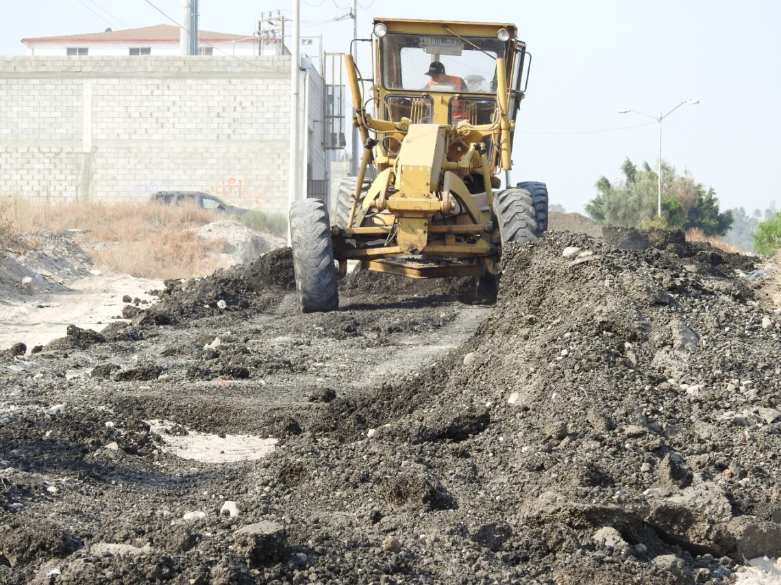 Avanza rehabilitación de obra en calle de Lomas de la Presa