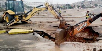 Reparan fuga de agua en acueducto Florido-Popotla