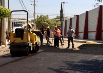 Obras de bacheo en rampa Los Álamos en delegación La Mesa