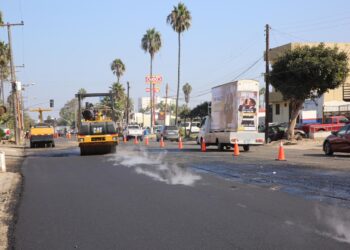 Avanza el desarrollo urbano de Tijuana con rehabilitación de calles en Playas y San Antonio de los Buenos