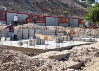Municipio ejecuta obras que garantizan seguridad en la escuela Félix Ortega