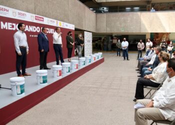 Se suma Canadevi a programa municipal «Mejorando Escuelas» con donación de pintura