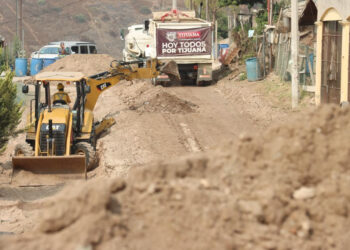 Continúan obras de pavimentación en delegación Cerro Colorado