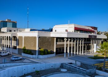 Donación del Centro de Gobierno de Tijuana ampliaría espacios para estudiantes de medicina de UABC