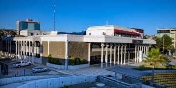 Donación del Centro de Gobierno de Tijuana ampliaría espacios para estudiantes de medicina de UABC