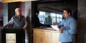 Atiende gobernador quejas ciudadanas por falta de agua en colonias