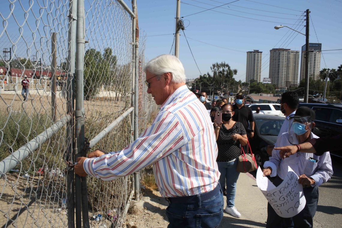 Devuelve Gob BC a taxistas los terrenos expropiados por gobiernos panistas