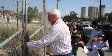 Devuelve Gob BC a taxistas los terrenos expropiados por gobiernos panistas