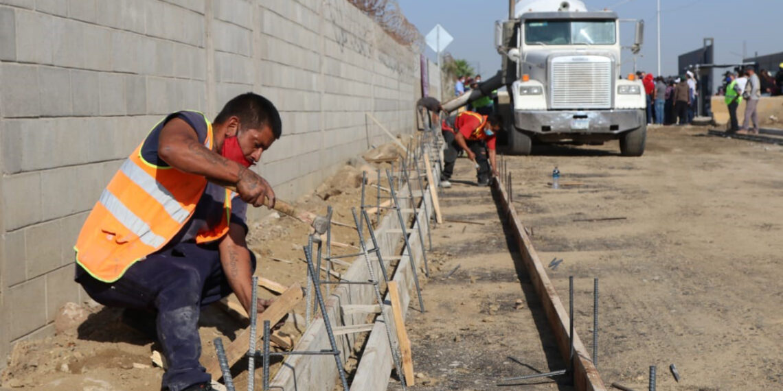 Al 60 por ciento pavimentación de Camino Viejo a Tecate