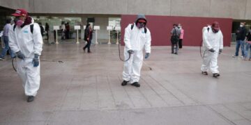 Refuerza Ayuntamiento filtros de entrada y desinfección del Palacio Municipal