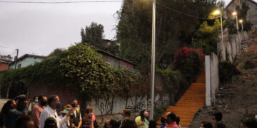 Iluminan acceso peatonal de calle Manuel Robledo en colonia Libertad