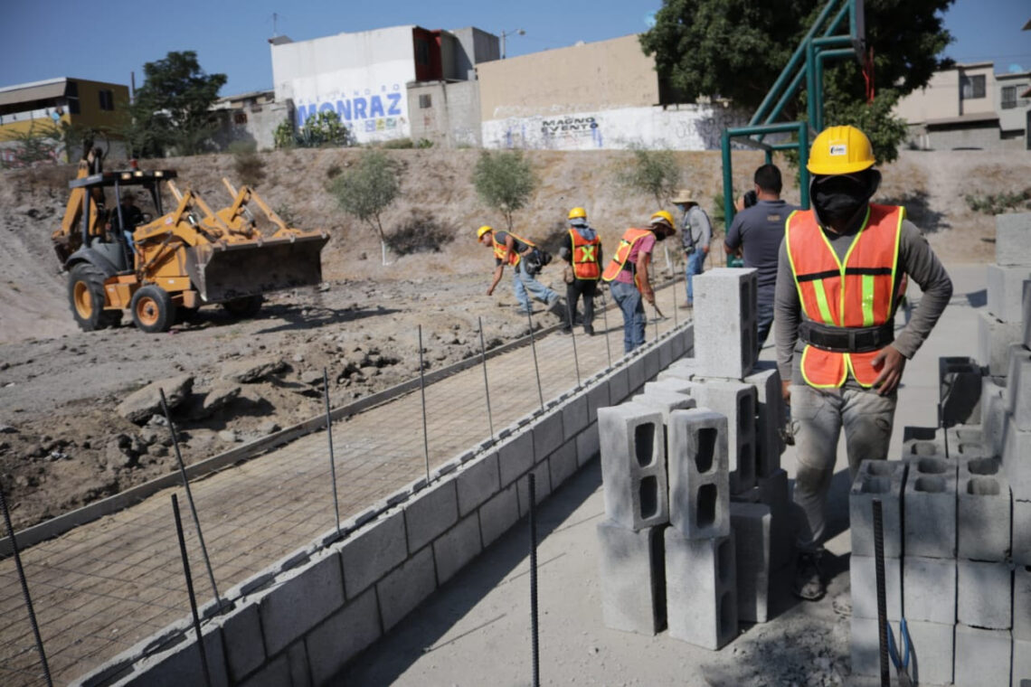 Supervisan reconstrucción del parque Villas del Real