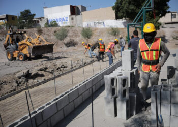 Supervisan reconstrucción del parque Villas del Real