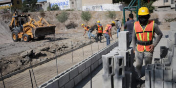 Supervisan reconstrucción del parque Villas del Real
