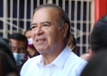 Avanza 85 por ciento construcción de techumbre en primaria Alba Roja