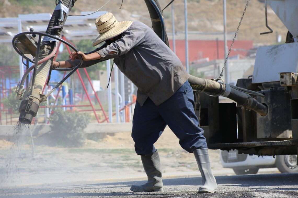 Más de 1 millón de metros cuadrados de vialidades rehabilitados con bacheo en Tijuana