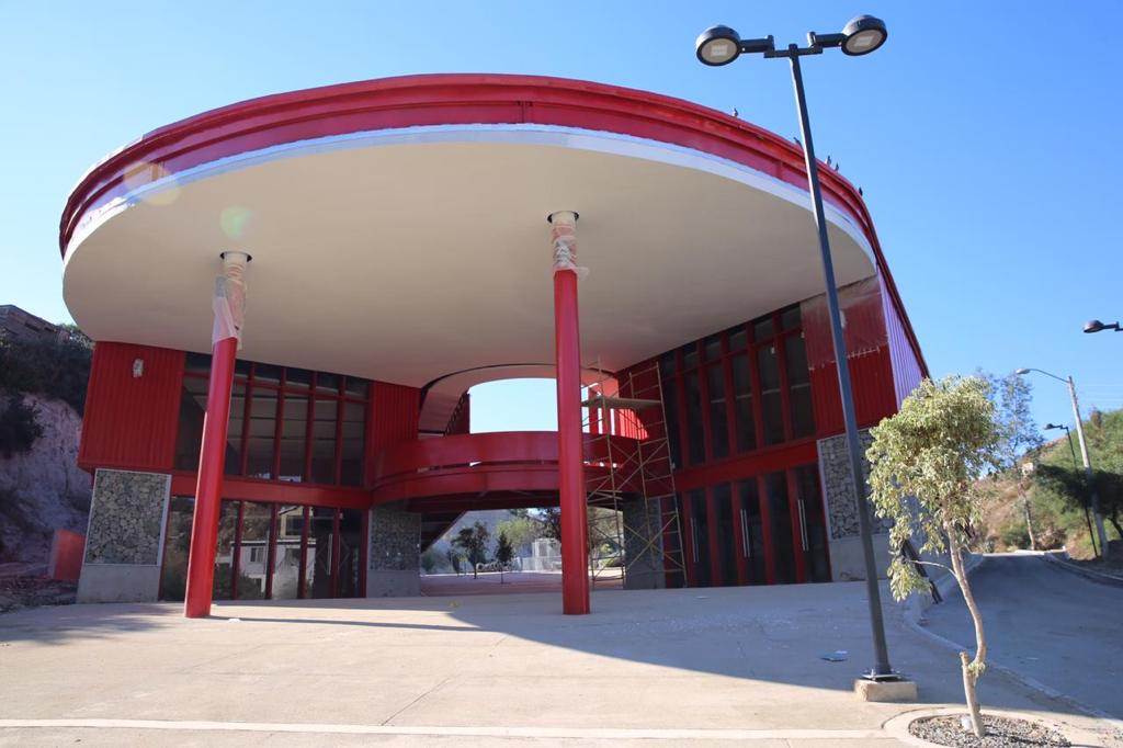Supervisa alcalde avance en construcción de espacio deportivo y comunitario en Sánchez Taboada