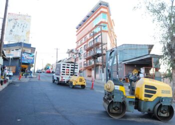 Continúa rehabilitación de vialidades en delegación Centro