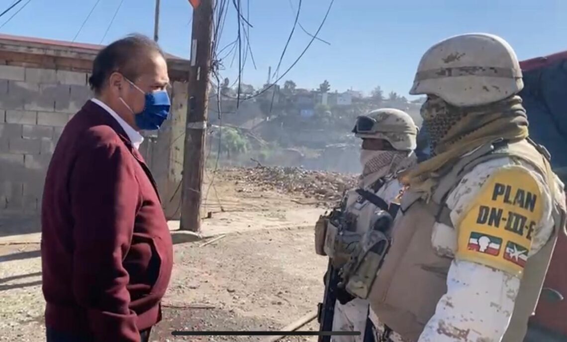 Ayuntamiento y Sedena atienden incendios en Tijuana
