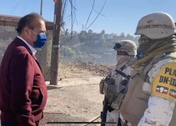 Ayuntamiento y Sedena atienden incendios en Tijuana