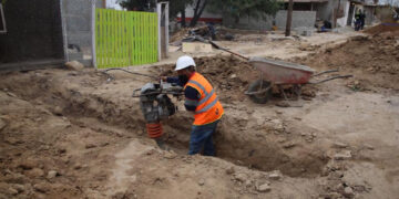 Instalan red de agua potable en Villa de las Palmas