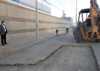 Avala AIMO obras de bacheo en Calle 12 de la ciudad industrial de Otay
