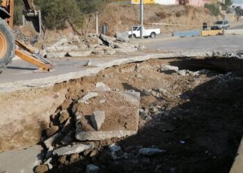 Atiende municipio socavón en bulevar Simón Bolivar