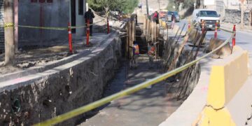 Avanza construcción de cajón pluvial en ejido Francisco Villa