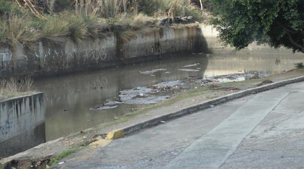 Listos desarenadores ante pronóstico de lluvias para el viernes
