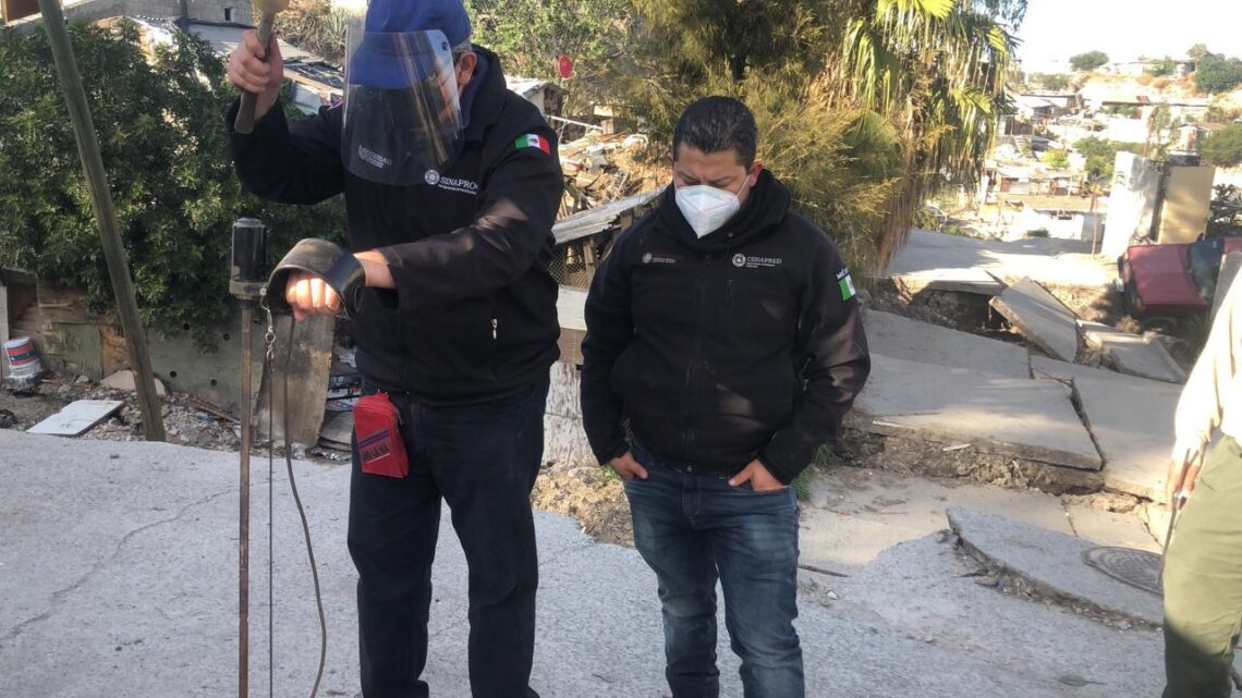 Recorre Protección Civil zona de deslizamientos en la 3 de Octubre