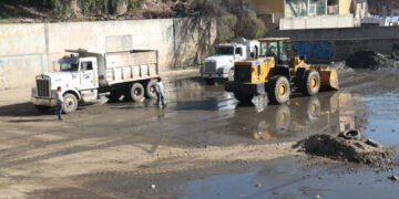 Supervisan desazolve en desarenador del Cañón Johnson