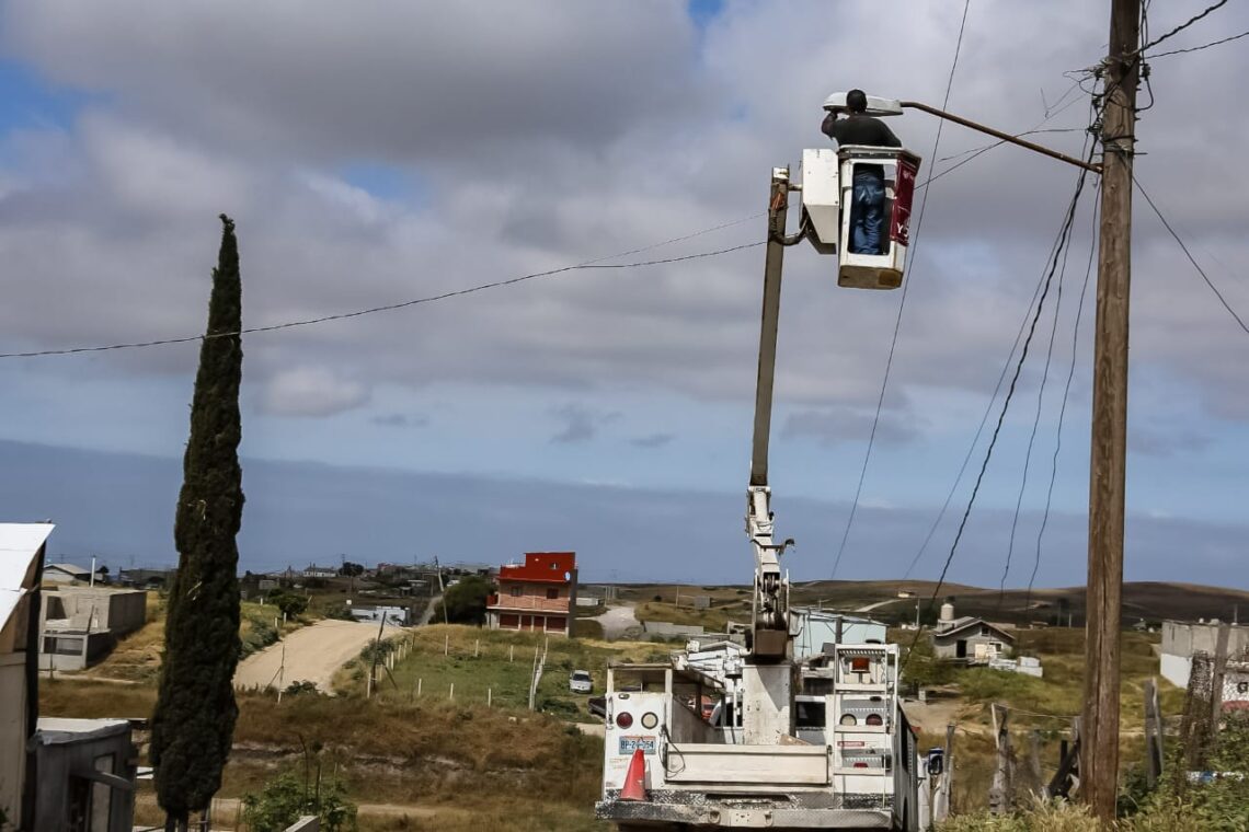 Atiende municipio rezago en iluminación pública