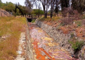 Denunciará Cespt a empresas por derramas en alcantarillas