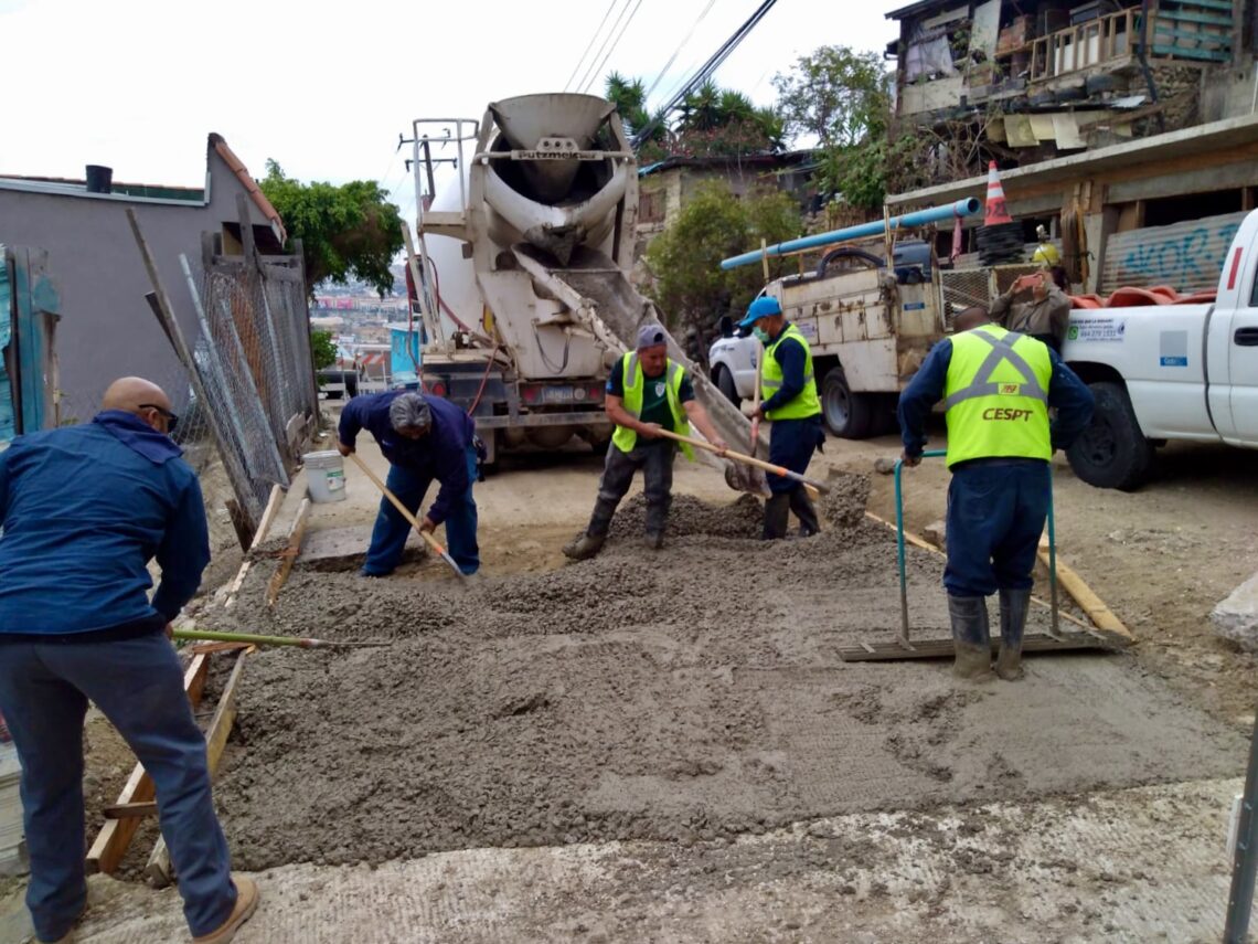 Realiza Cespt bacheo en colonia Buenavista